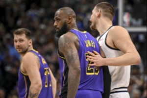 最新NBA勇士vs独行侠在线观看_最新NBA勇士vs独行侠在线观看在线观看_免费看直播